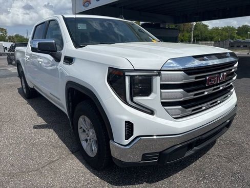 Used 2024 GMC Sierra 1500 SLE image 3