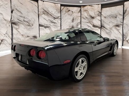 Used 1999 Chevrolet Corvette Coupe w/ Memory Pkg RWD image 11