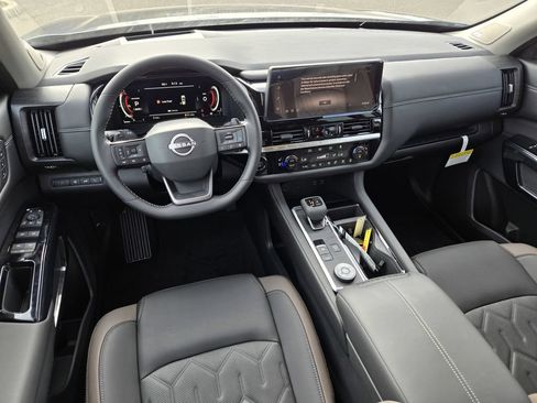 New 2026 Nissan Pathfinder Platinum AWD/4WD image 10