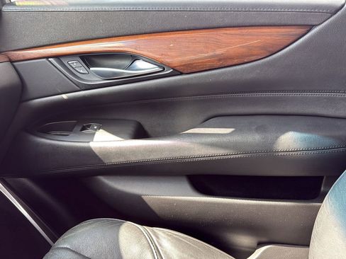 Used 2018 Cadillac Escalade Luxury image 23