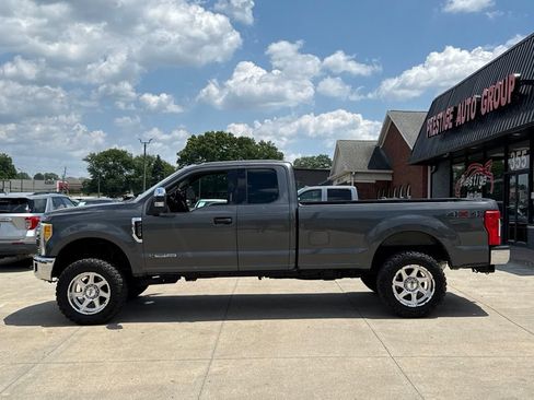 Used 2017 Ford F250 XLT w/ XLT Value Package AWD/4WD image 3