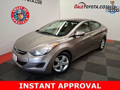 Used 2011 Hyundai Elantra GLS w/ Navigation Pkg 4