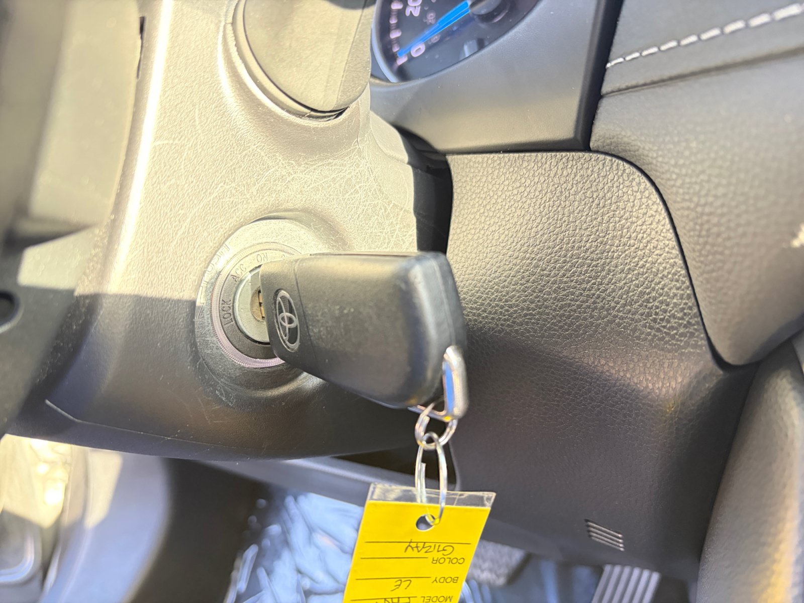 Used 2022 Toyota RAV4 LE AWD/4WD image 20