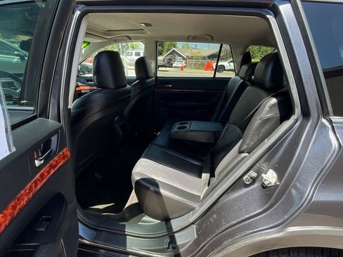 Used 2012 Subaru Outback 2.5i Limited w/ Moonroof Pkg AWD/4WD image 20