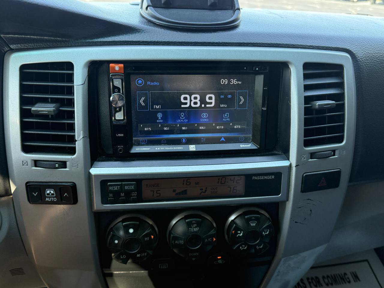 Used 2004 Toyota 4Runner SR5 RWD image 21