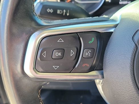 Used 2019 Jeep Wrangler Unlimited Sahara image 28