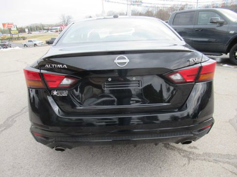 Used 2024 Nissan Altima 2.5 SV w/ SV Premium Package image 4