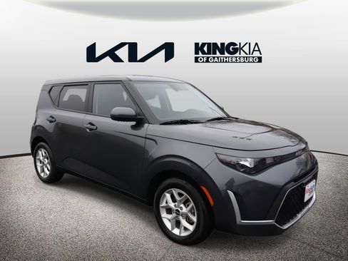 Certified 2023 Kia Soul LX w/ LX Technology Package image 1