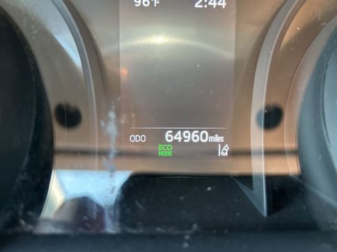 Used 2023 Toyota Camry SE image 19