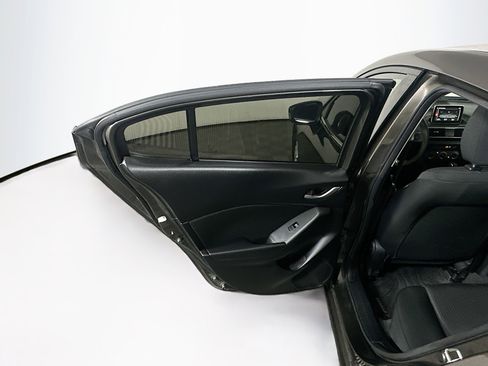 Used 2016 MAZDA MAZDA3 i Sport w/ Preferred Equipment Package image 26