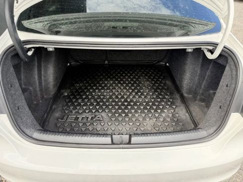 Used 2012 Volkswagen Jetta GLI Autobahn image 15