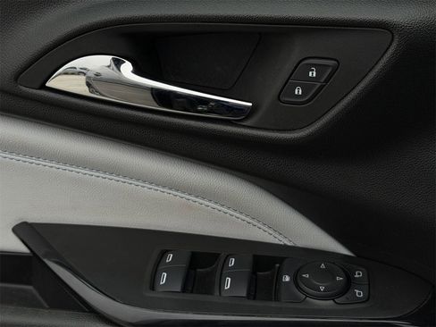 Certified 2024 Chevrolet Trax LT image 24