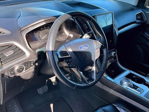 Used 2024 Ford Edge Titanium image 11