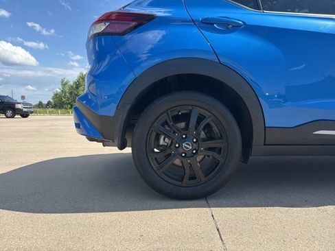 Used 2023 Nissan Kicks SR FWD image 14