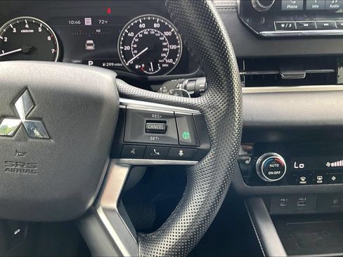 Used 2024 Mitsubishi Outlander SE AWD/4WD image 18