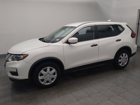 Used 2020 Nissan Rogue S FWD image 2