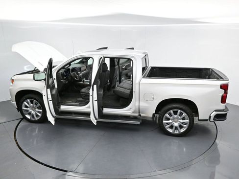 Used 2022 Chevrolet Silverado 1500 High Country w/ High Country Premium Package AWD/4WD image 40