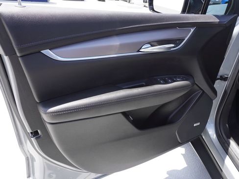 Used 2023 Cadillac XT5 Luxury FWD image 14