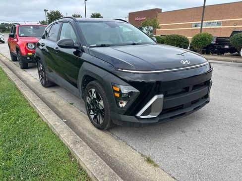 Used 2025 Hyundai Kona SEL FWD image 2