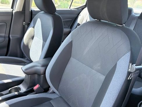 Used 2025 Nissan Versa SV FWD image 11