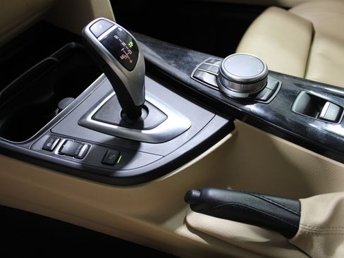 Used 2020 BMW 430i Convertible w/ Convenience Package image 16