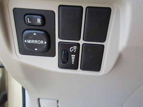 Used 2011 Toyota Prius Two FWD image 17