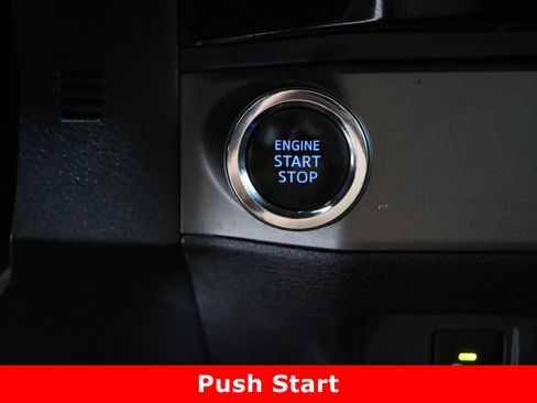 Used 2018 Toyota Tacoma TRD Sport w/ Technology Package image 17