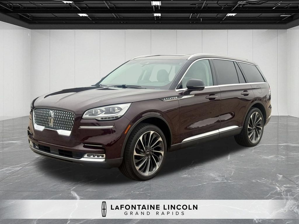 Certified 2024 Lincoln Aviator Reserve w/ Equipment Group 201A AWD/4WD image 1