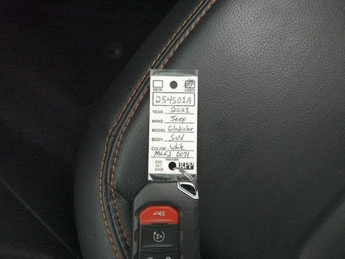Used 2021 Jeep Gladiator Mojave image 32