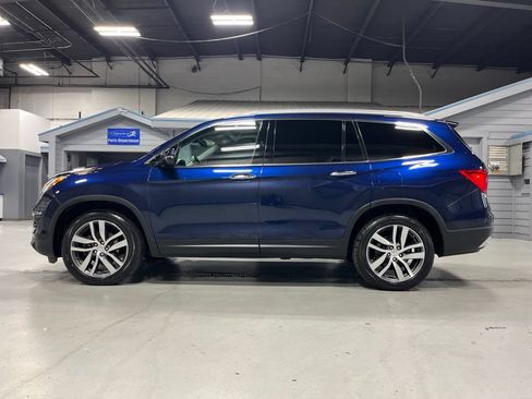 Used 2017 Honda Pilot Touring image 4