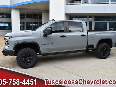 Used 2024 Chevrolet Silverado 2500 ZR2 w/ ZR2 Bison Edition image 6