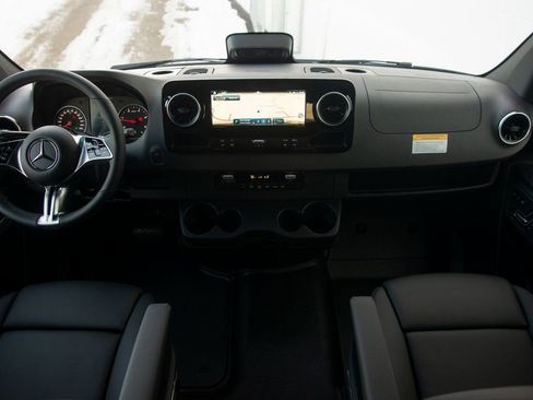 New 2025 Mercedes-Benz Sprinter 2500 image 30