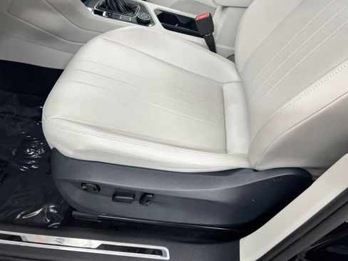 Used 2024 Volkswagen Tiguan SE R-Line AWD/4WD image 14