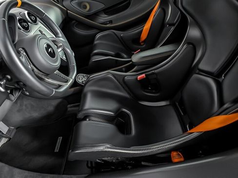 Used 2019 McLaren 600LT RWD image 19