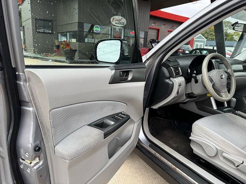 Used 2011 Subaru Forester 2.5X w/ Alloy Wheel Value Pkg image 8