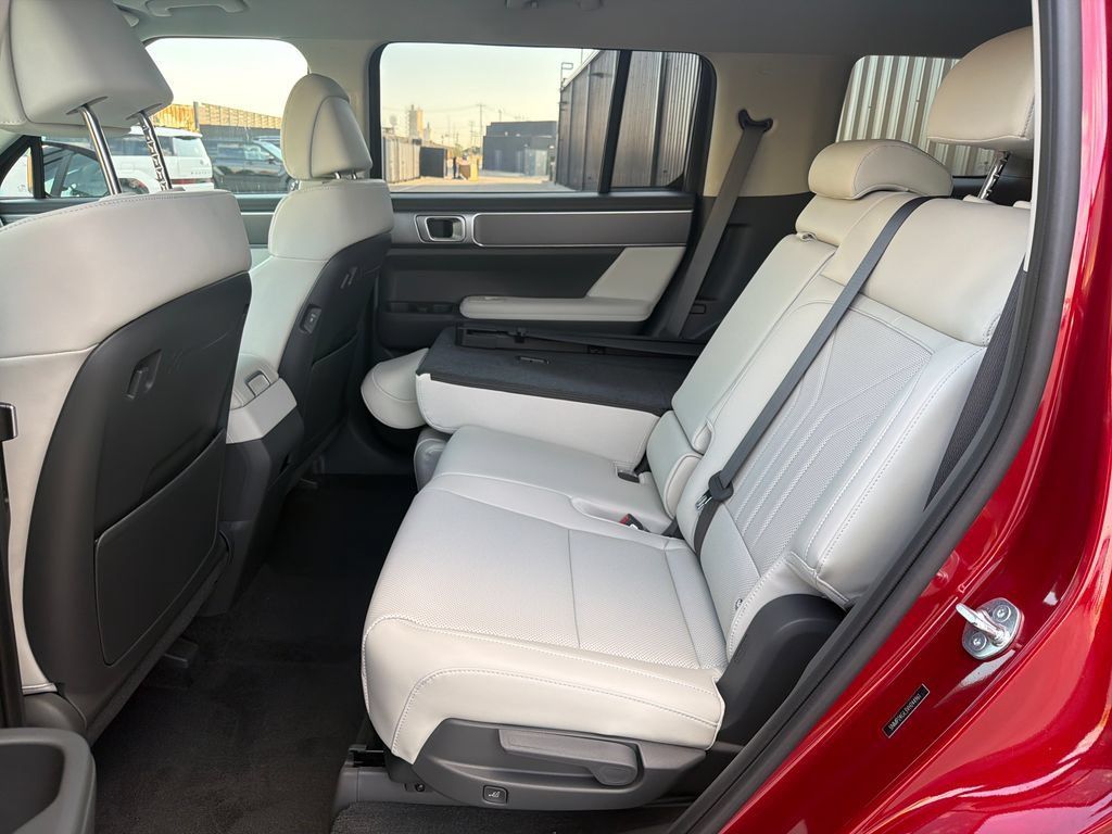 New 2027 Hyundai Santa Fe SEL FWD image 19