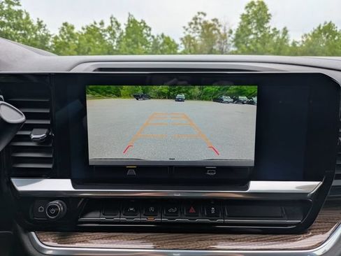 Used 2022 Chevrolet Silverado 1500 LT AWD/4WD image 26