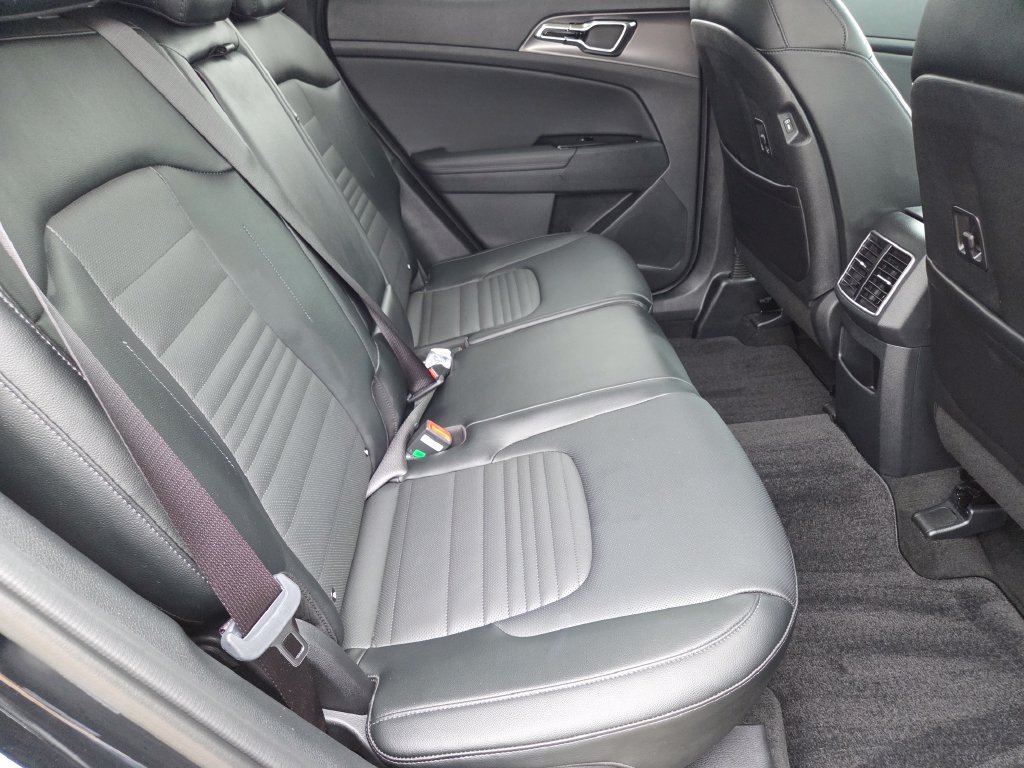 Used 2025 Kia Sportage SX FWD image 5