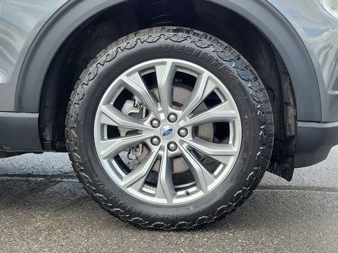 Certified 2023 Ford Explorer XLT w/ Equipment Group 202A AWD/4WD image 9