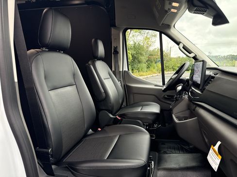 New 2027 Ford Transit 250 148 Medium Roof w/ Load Area Protection Package RWD image 33