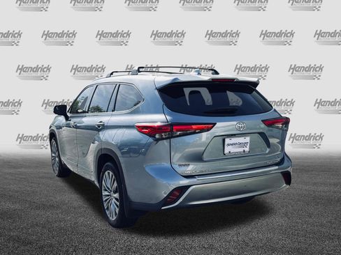 Used 2021 Toyota Highlander Platinum FWD image 8