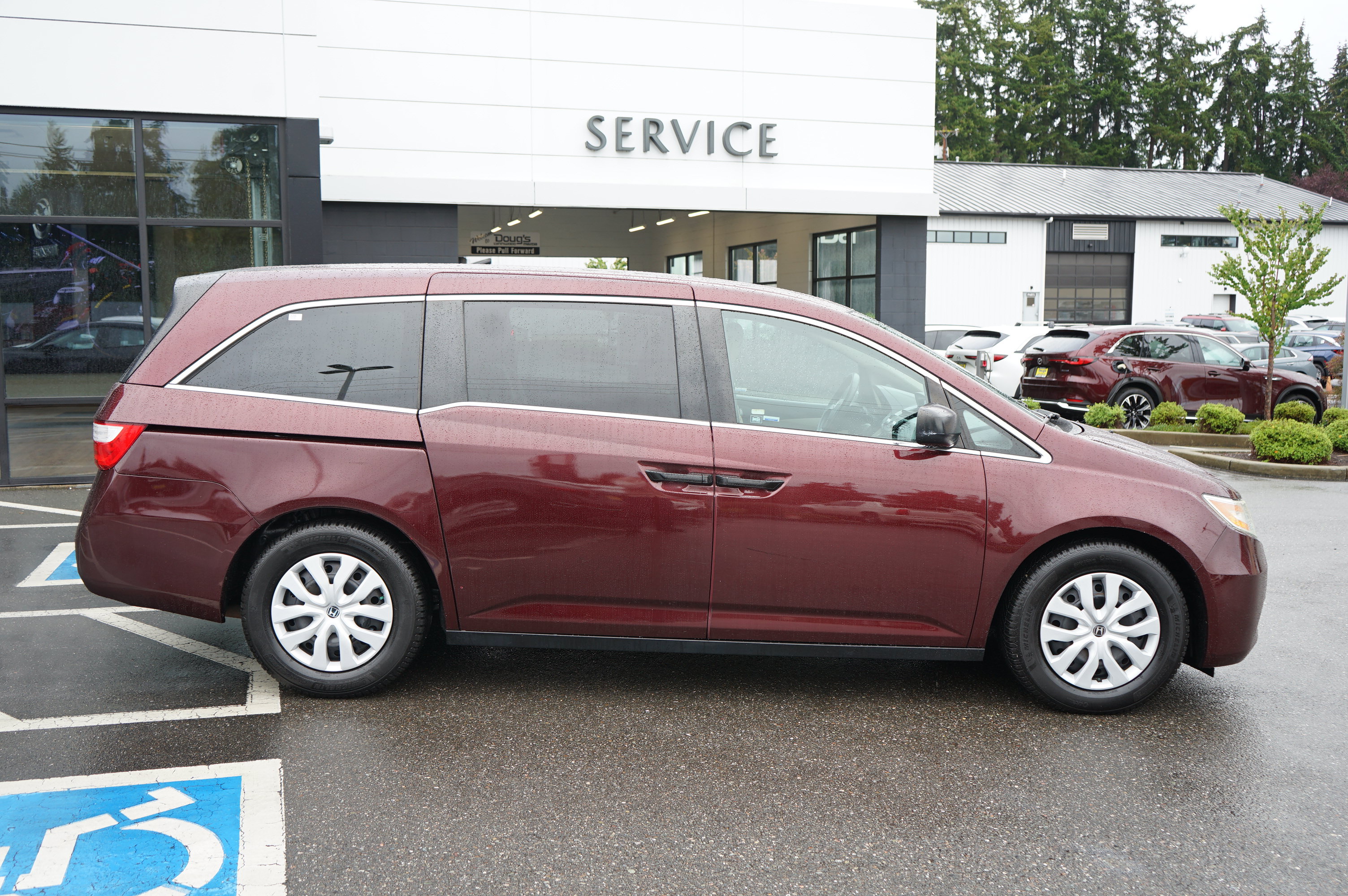 Used 2012 Honda Odyssey LX image 2