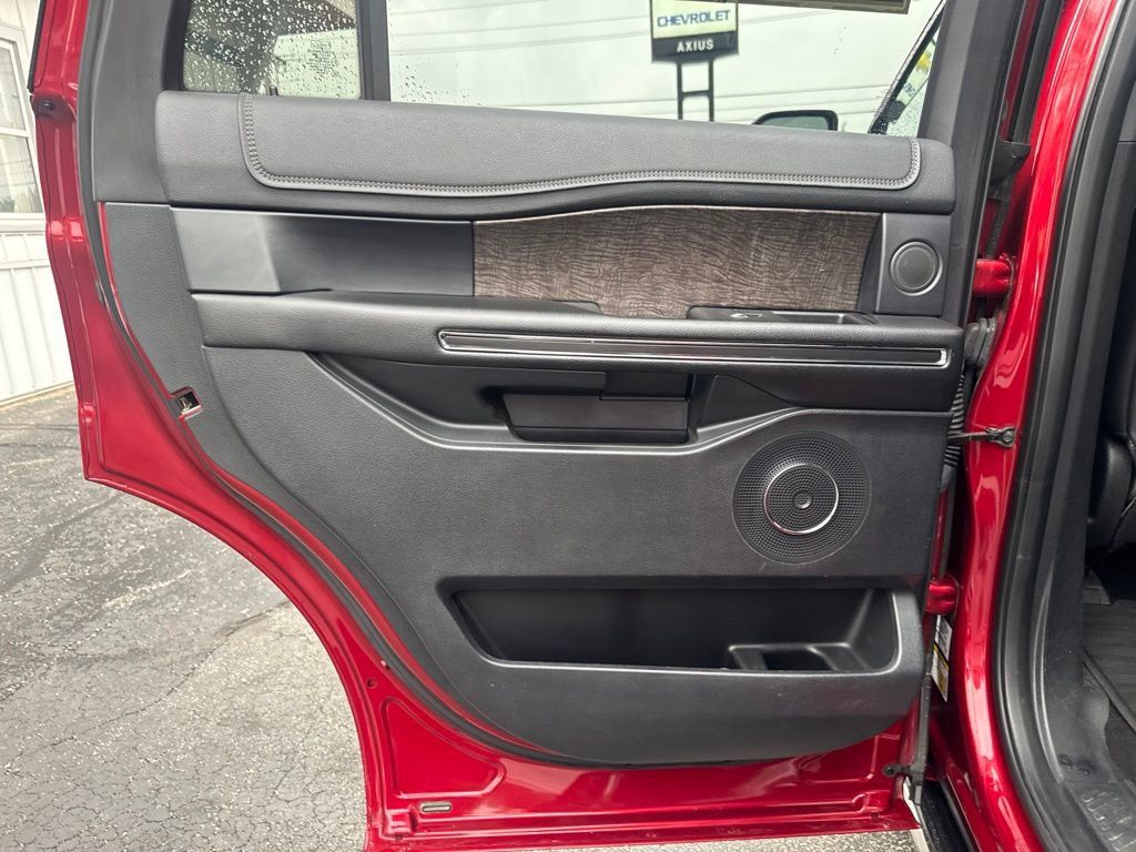 Used 2019 Ford Expedition Limited AWD/4WD image 16