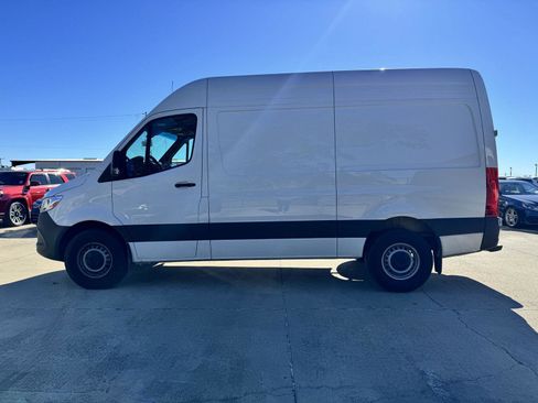 Used 2025 Mercedes-Benz Sprinter 2500 image 17