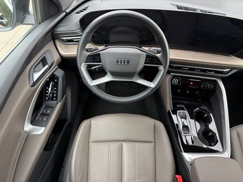 Used 2025 Audi Q5 Premium w/ Convenience Package AWD/4WD image 32