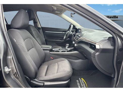Used 2023 Nissan Altima 2.5 SV FWD image 22
