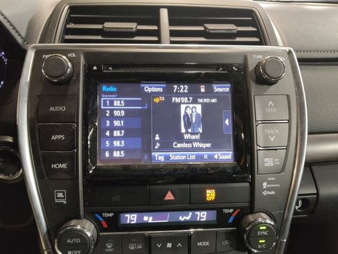 Used 2015 Toyota Camry XLE image 25