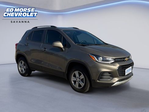 Used 2022 Chevrolet Trax LT w/ LT Convenience Package image 7