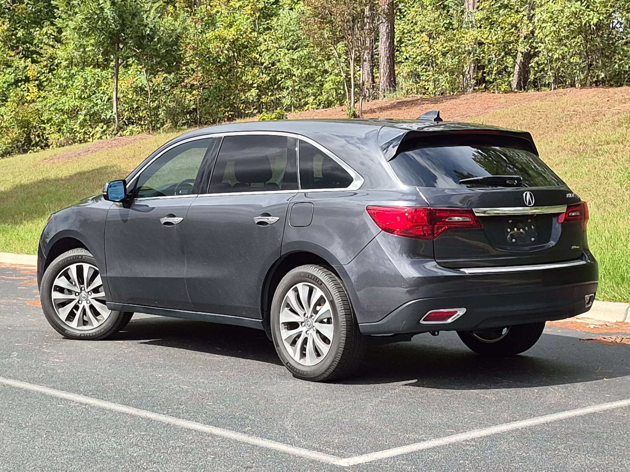 Used 2015 Acura MDX w/ Technology Package AWD/4WD image 3