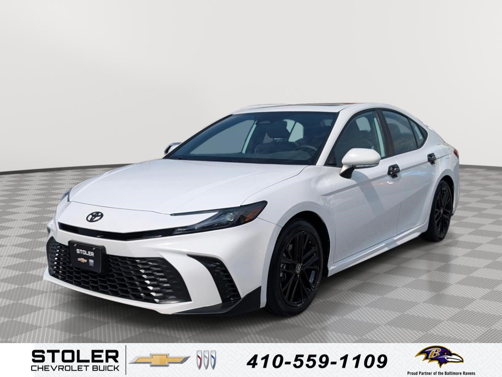 Used 2025 Toyota Camry SE w/ Convenience Package FWD image 1